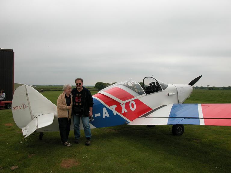 Owner-builders with their light aircraft